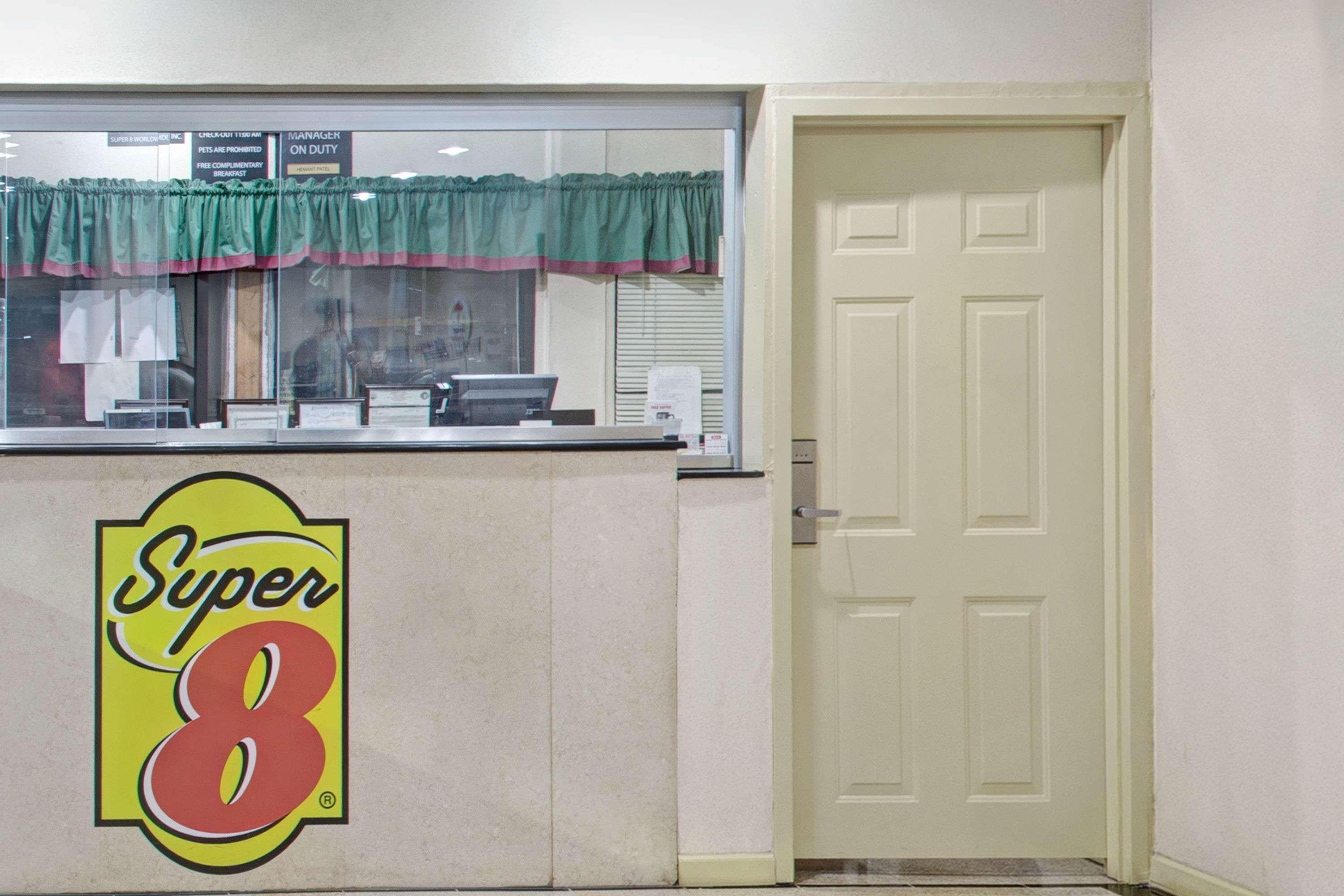 Super 8 By Wyndham Suwanee Hotel Kültér fotó