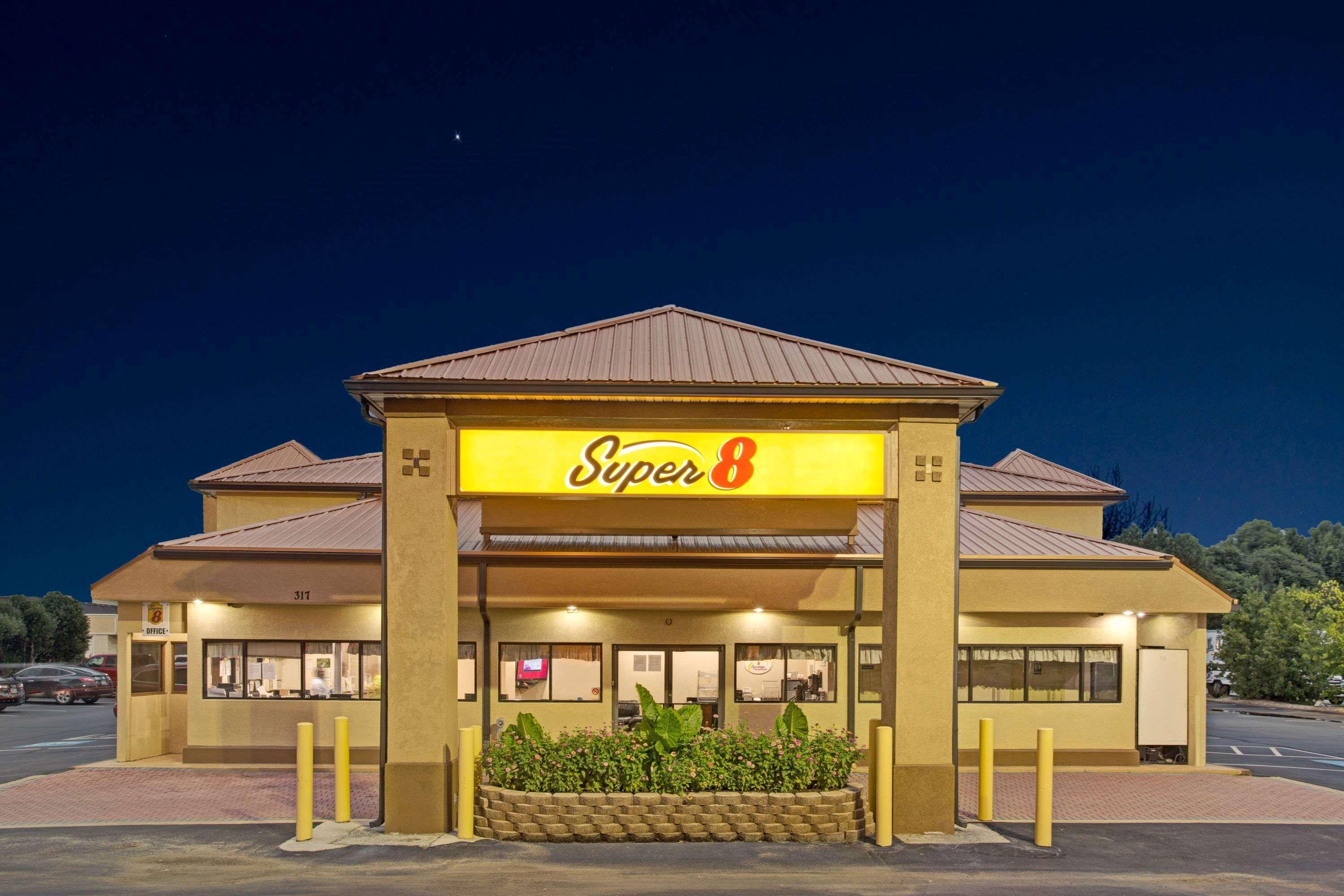 Super 8 By Wyndham Suwanee Hotel Kültér fotó